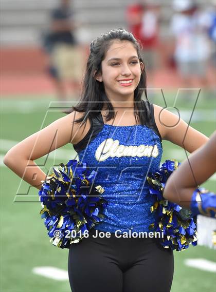 Thumbnail 1 in Clemens @ MacArthur [Douglas] photogallery.