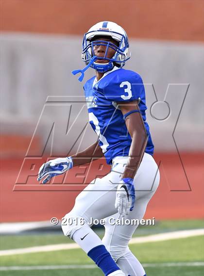 Thumbnail 1 in Clemens @ MacArthur [Douglas] photogallery.