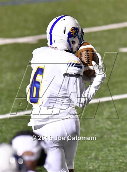 Thumbnail 1 in Clemens @ MacArthur [Douglas] photogallery.