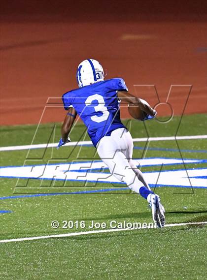 Thumbnail 1 in Clemens @ MacArthur [Douglas] photogallery.