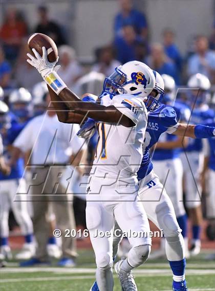 Thumbnail 1 in Clemens @ MacArthur [Douglas] photogallery.
