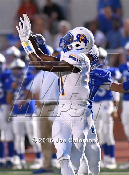 Thumbnail 3 in Clemens @ MacArthur [Douglas] photogallery.