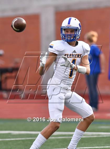 Thumbnail 1 in Clemens @ MacArthur [Douglas] photogallery.
