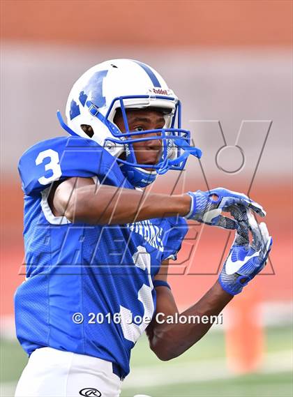 Thumbnail 2 in Clemens @ MacArthur [Douglas] photogallery.