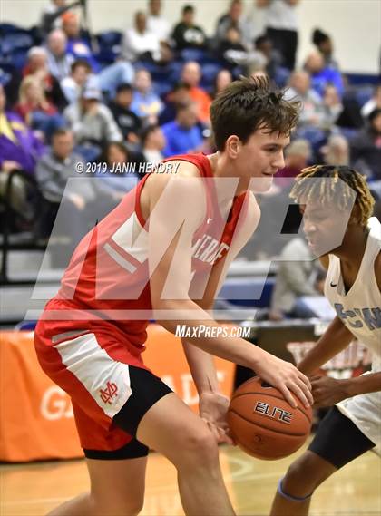 Thumbnail 2 in Mater Dei vs. Putnam City West (Tarkanian Classic) photogallery.