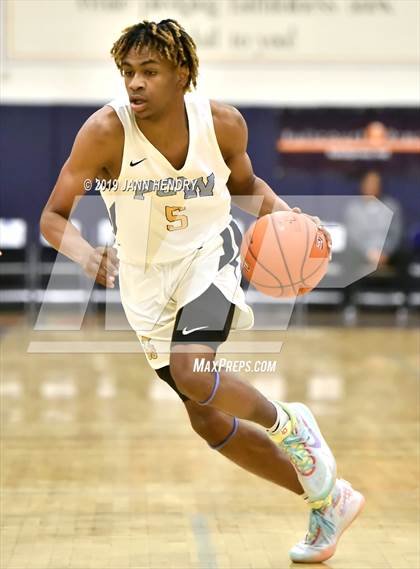 Thumbnail 1 in Mater Dei vs. Putnam City West (Tarkanian Classic) photogallery.
