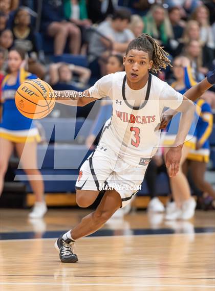 Thumbnail 2 in Hoggard vs. New Hanover photogallery.