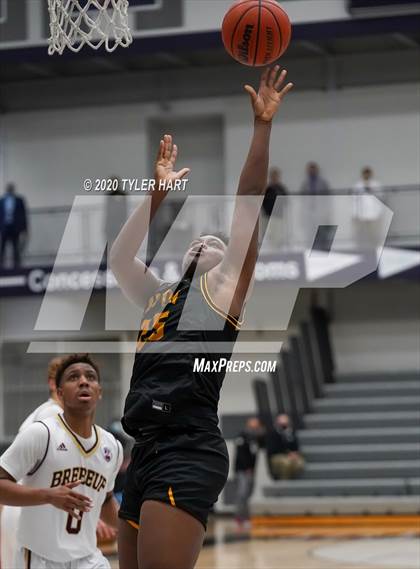 Thumbnail 3 in Brebeuf Jesuit Preparatory vs Avon (Sneakers for Santa Shootout) photogallery.