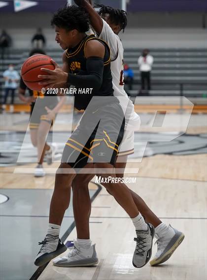Thumbnail 2 in Brebeuf Jesuit Preparatory vs Avon (Sneakers for Santa Shootout) photogallery.