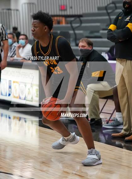 Thumbnail 3 in Brebeuf Jesuit Preparatory vs Avon (Sneakers for Santa Shootout) photogallery.