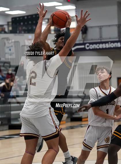 Thumbnail 3 in Brebeuf Jesuit Preparatory vs Avon (Sneakers for Santa Shootout) photogallery.