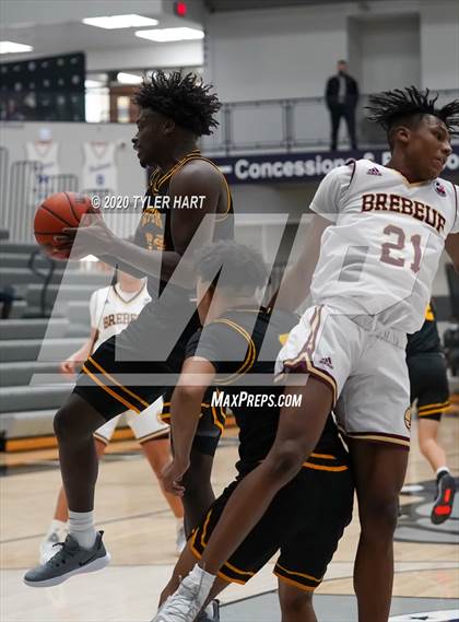 Thumbnail 3 in Brebeuf Jesuit Preparatory vs Avon (Sneakers for Santa Shootout) photogallery.