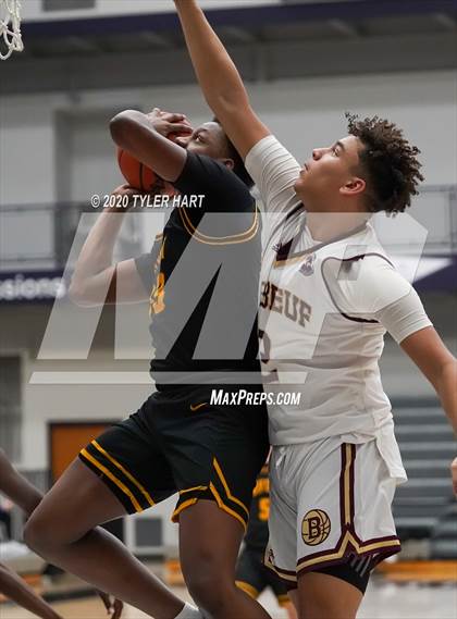 Thumbnail 2 in Brebeuf Jesuit Preparatory vs Avon (Sneakers for Santa Shootout) photogallery.
