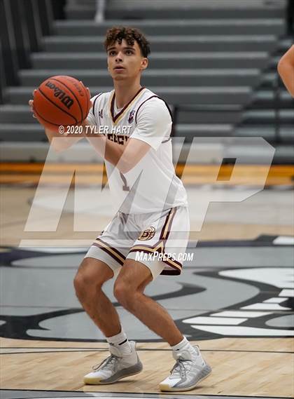 Thumbnail 3 in Brebeuf Jesuit Preparatory vs Avon (Sneakers for Santa Shootout) photogallery.