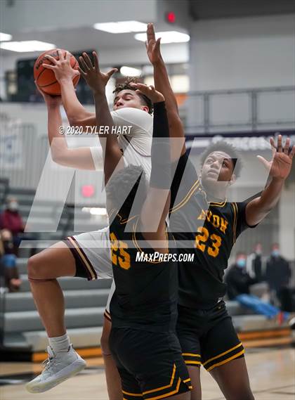 Thumbnail 3 in Brebeuf Jesuit Preparatory vs Avon (Sneakers for Santa Shootout) photogallery.