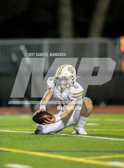 Thumbnail 3 in Crespi @  Calabasas photogallery.