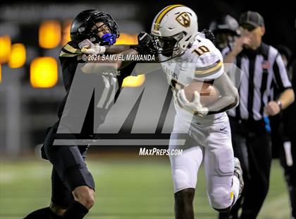 Thumbnail 3 in Crespi @  Calabasas photogallery.