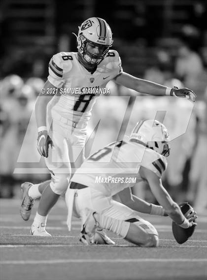 Thumbnail 2 in Crespi @  Calabasas photogallery.