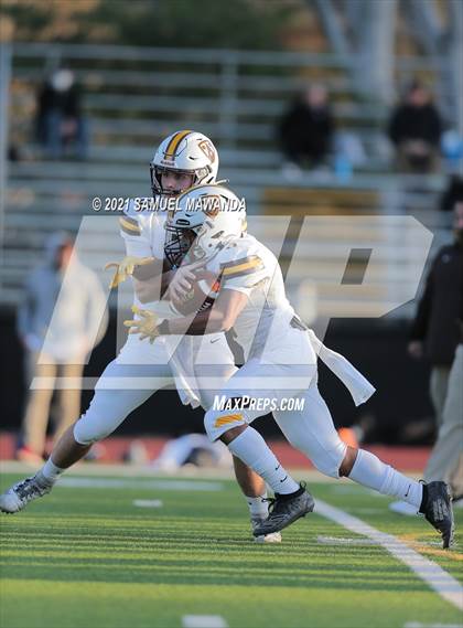 Thumbnail 2 in Crespi @  Calabasas photogallery.