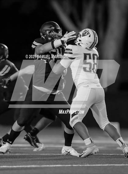 Thumbnail 3 in Crespi @  Calabasas photogallery.