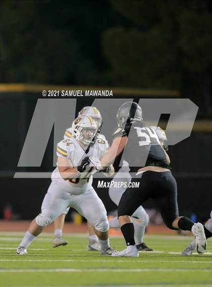 Thumbnail 3 in Crespi @  Calabasas photogallery.