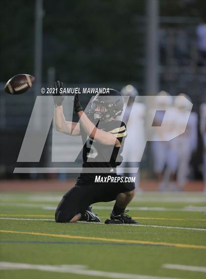 Thumbnail 2 in Crespi @  Calabasas photogallery.