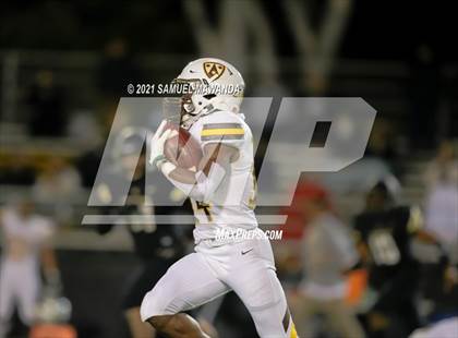 Thumbnail 1 in Crespi @  Calabasas photogallery.