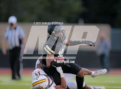 Thumbnail 3 in Crespi @  Calabasas photogallery.