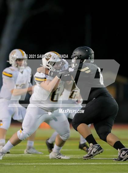 Thumbnail 2 in Crespi @  Calabasas photogallery.