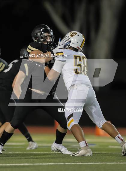 Thumbnail 2 in Crespi @  Calabasas photogallery.