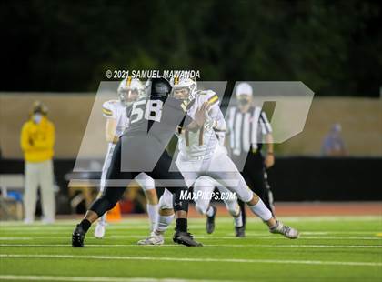 Thumbnail 3 in Crespi @  Calabasas photogallery.