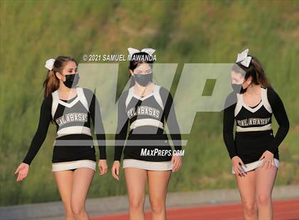 Thumbnail 3 in Crespi @  Calabasas photogallery.
