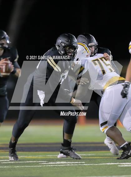 Thumbnail 3 in Crespi @  Calabasas photogallery.