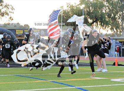 Thumbnail 3 in Crespi @  Calabasas photogallery.