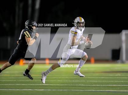 Thumbnail 2 in Crespi @  Calabasas photogallery.