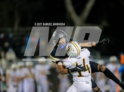 Thumbnail 2 in Crespi @  Calabasas photogallery.