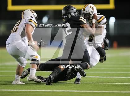 Thumbnail 2 in Crespi @  Calabasas photogallery.