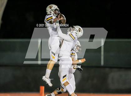 Thumbnail 2 in Crespi @  Calabasas photogallery.