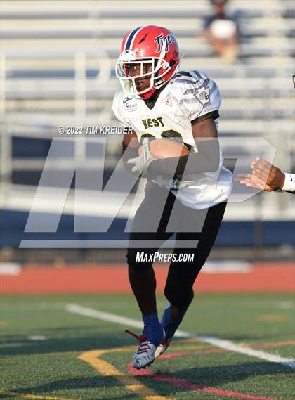 Thumbnail 2 in Titan Threadz PSFCA East/West Large School All-Star Game photogallery.
