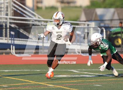 Thumbnail 1 in Titan Threadz PSFCA East/West Large School All-Star Game photogallery.