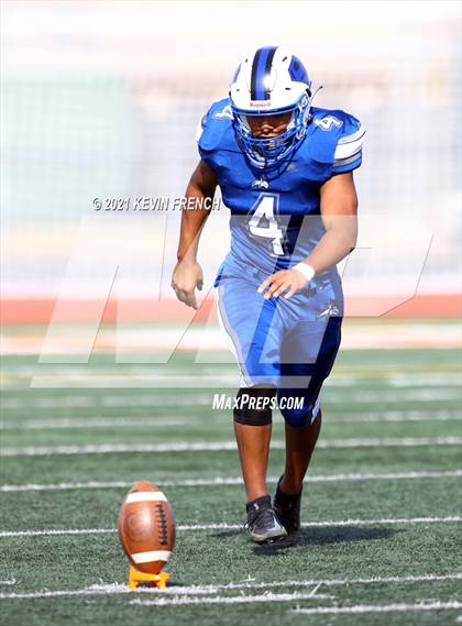 Thumbnail 3 in Valley Christian @ Snowflake (AIA 3A Semifinal) photogallery.