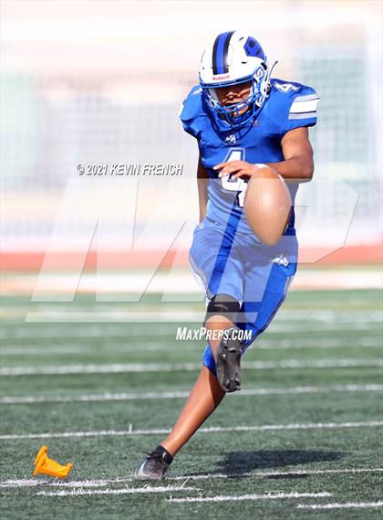 Thumbnail 3 in Valley Christian @ Snowflake (AIA 3A Semifinal) photogallery.