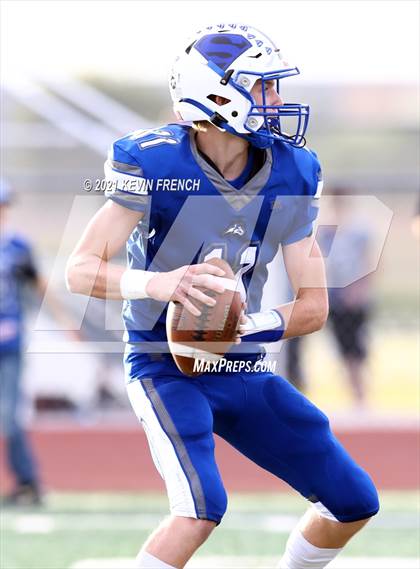 Thumbnail 3 in Valley Christian @ Snowflake (AIA 3A Semifinal) photogallery.