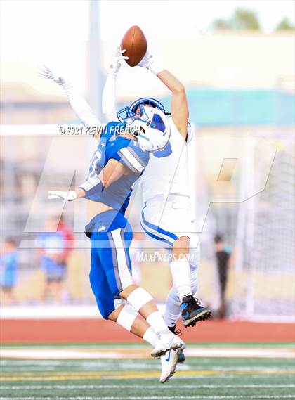Thumbnail 3 in Valley Christian @ Snowflake (AIA 3A Semifinal) photogallery.