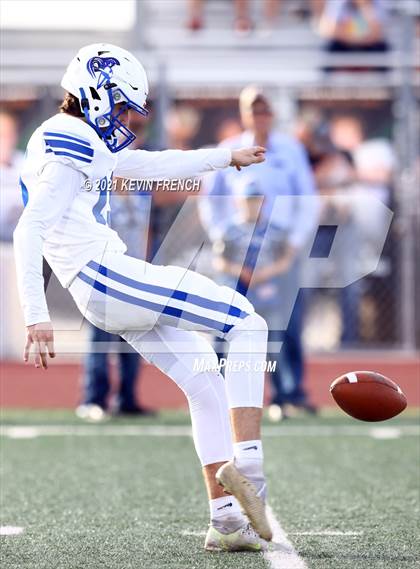 Thumbnail 2 in Valley Christian @ Snowflake (AIA 3A Semifinal) photogallery.