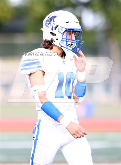 Thumbnail 2 in Valley Christian @ Snowflake (AIA 3A Semifinal) photogallery.