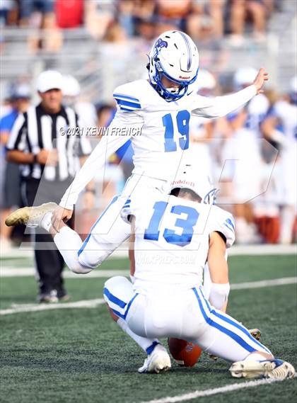 Thumbnail 3 in Valley Christian @ Snowflake (AIA 3A Semifinal) photogallery.