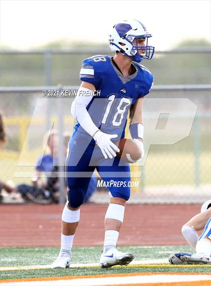Thumbnail 2 in Valley Christian @ Snowflake (AIA 3A Semifinal) photogallery.