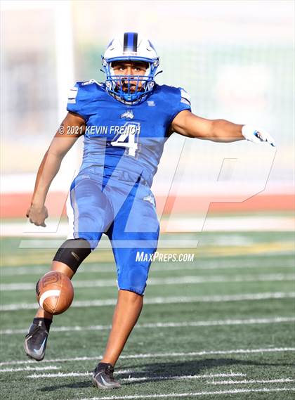 Thumbnail 2 in Valley Christian @ Snowflake (AIA 3A Semifinal) photogallery.