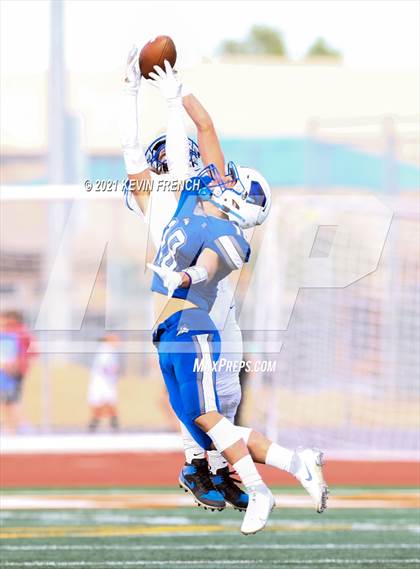 Thumbnail 2 in Valley Christian @ Snowflake (AIA 3A Semifinal) photogallery.